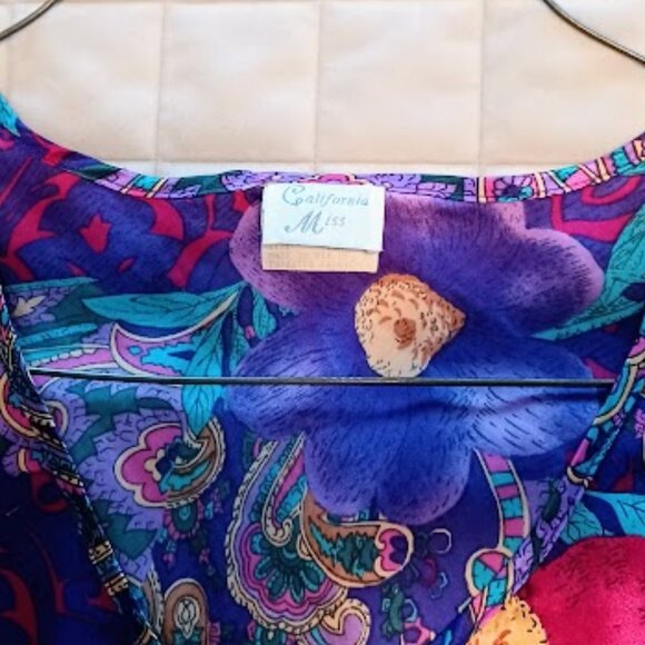 California Miss nightgown Size Large, multi-colored w/silky feel - Picture 5 of 11